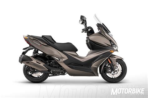 KYMCO Xciting S 400 .
